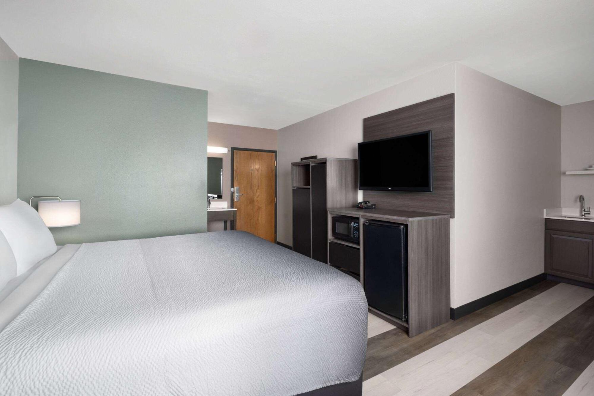 Super 8 By Wyndham Columbus Hotel Exterior foto